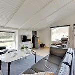 Darina - 1-5km From The Sea By Interhome