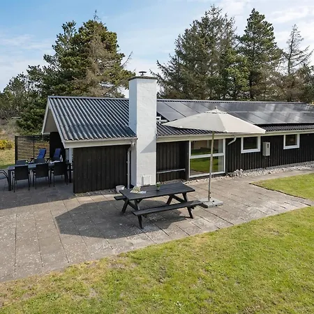 Prázdninový dům Darina - 1-5km From The Sea By Interhome *